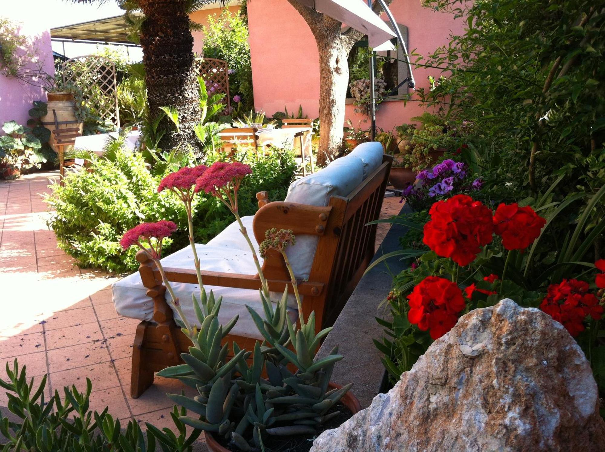 Il Giardino Segreto Bed & Breakfast ทรัปปิเตลโล ภายนอก รูปภาพ